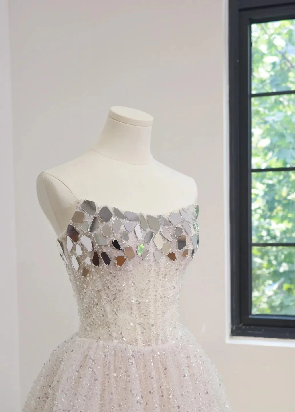 Strapless A-Line Tulle Mirrors Simple Wedding Dresses Sleeveless White Bridal Gowns  DP3212 - Deanwangkt