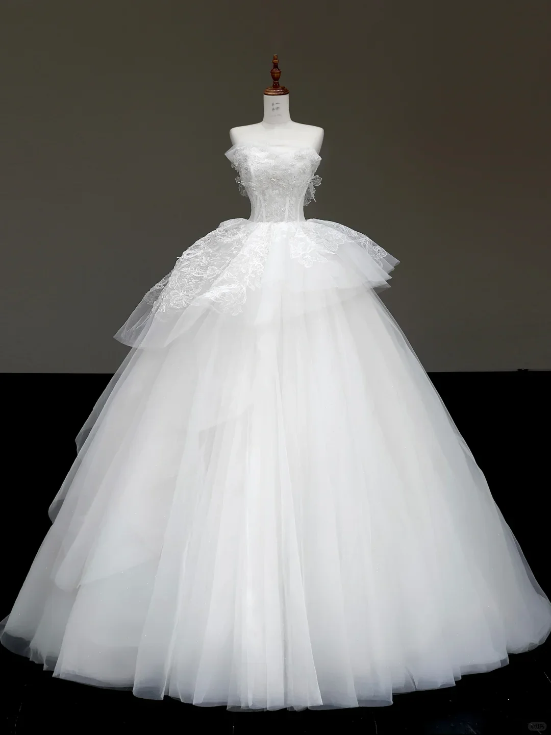 Unique Bridal Gown Ball Gown Strapless White Satin Wedding Dresses Beads Bridal Gowns DP787 - Deanwangkt