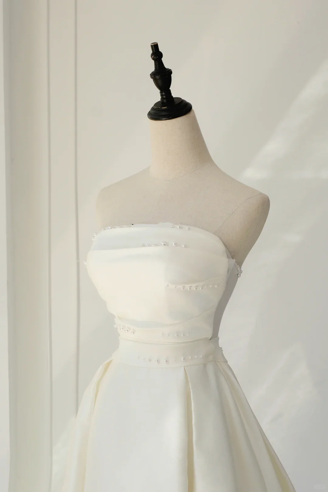 Timeless Bridal Dress A line Strapless Satin White Wedding Dresses Elegant Bridal Gowns DH896 - Deanwangkt