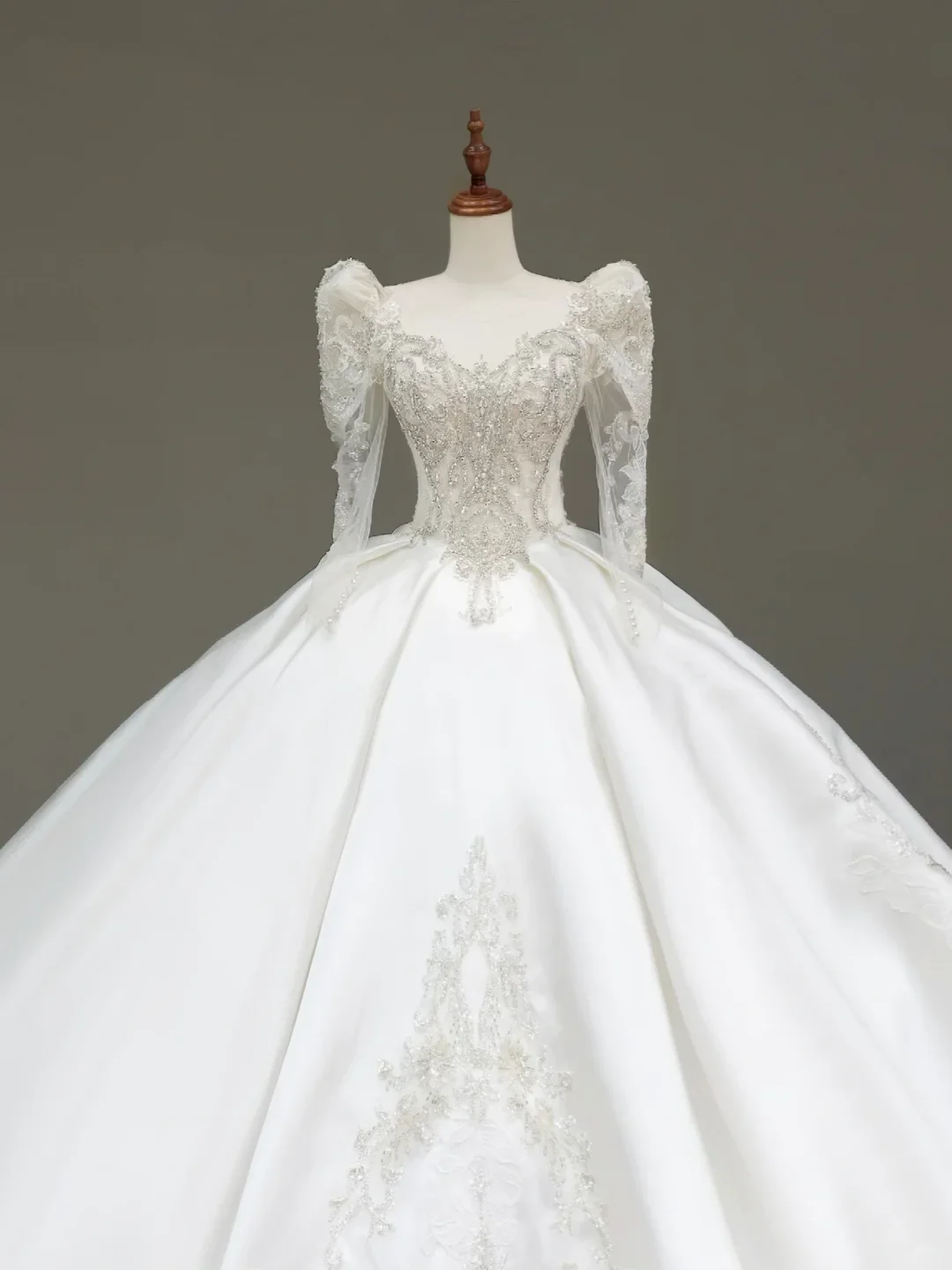 Princess Bridal Gown Ball Gown Sweetheart Long Sleeves White Sequin Wedding Dresses Bridal Gowns DP813 - Deanwangkt