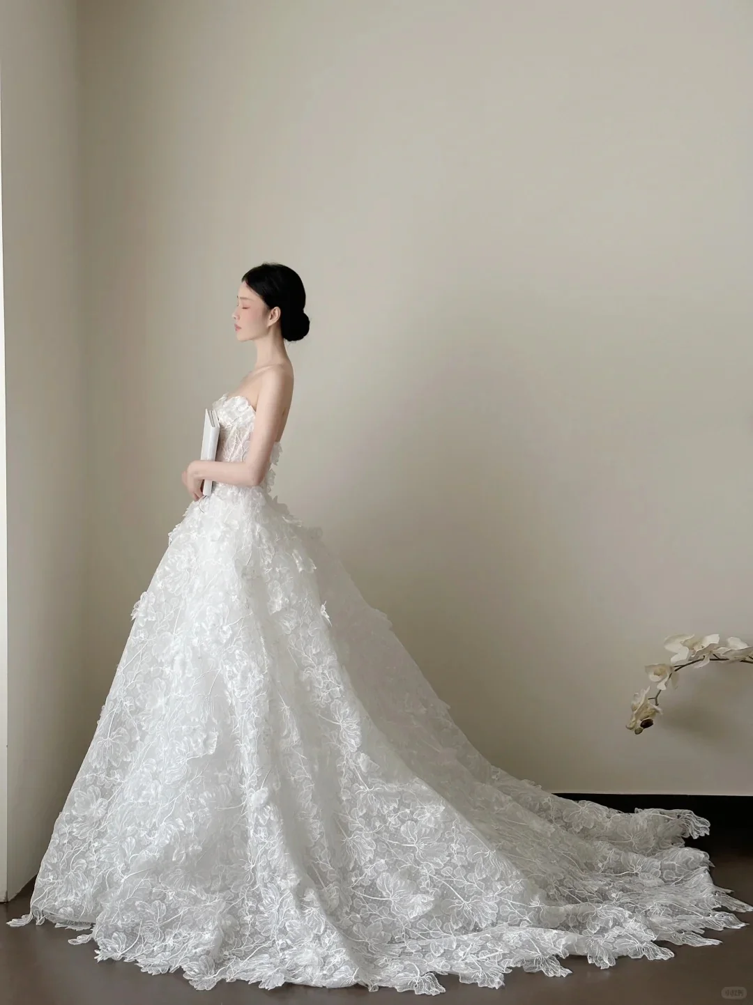 Timeless White Ball Gown Strapless Lace Applique Wedding Dress Elegant Bridal Gown DP2890 - Deanwangkt