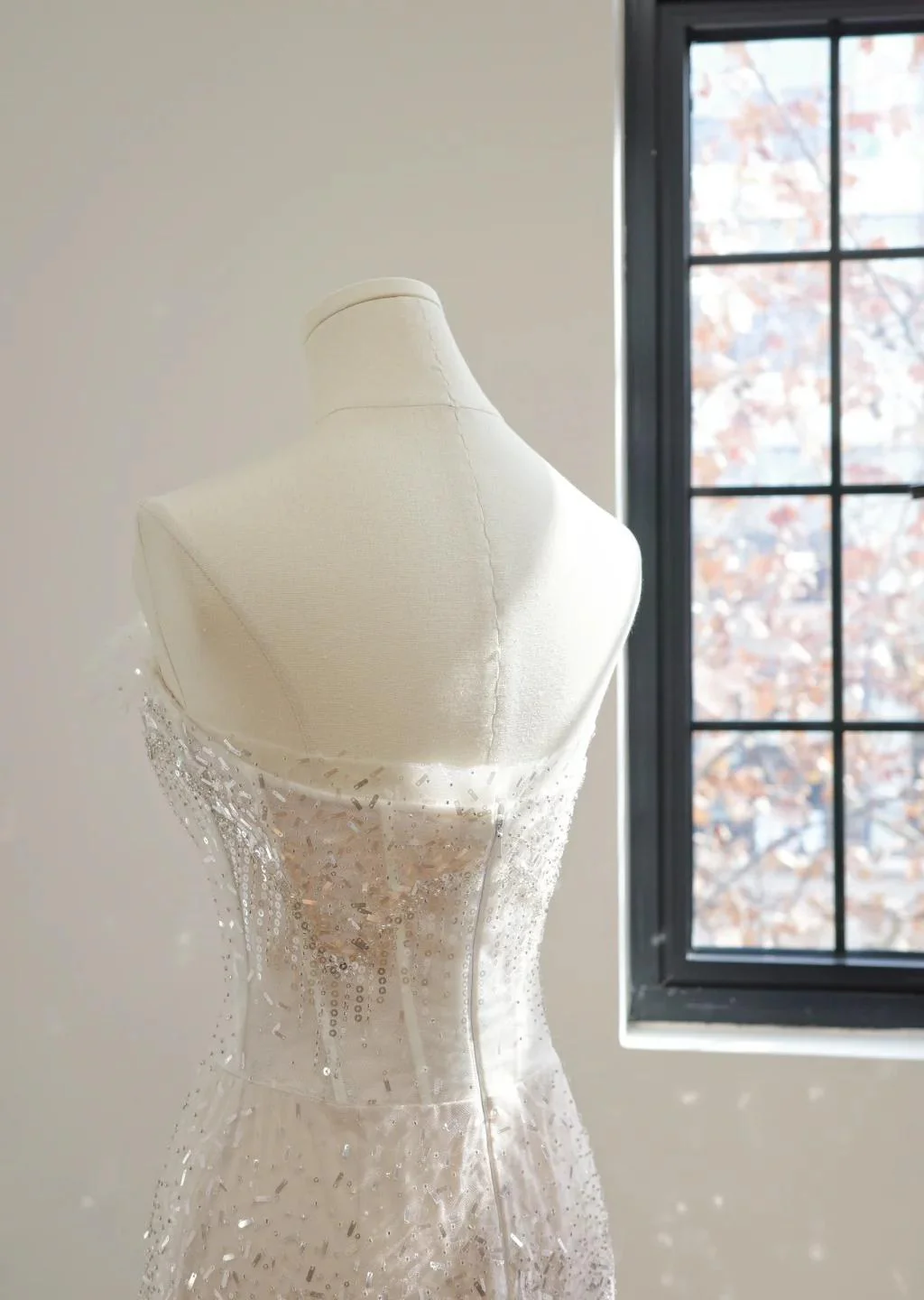 Simple Strapless Sheath Wedding Dresses Sequined Tulle White Bridal Gowns DP3352 - Deanwangkt