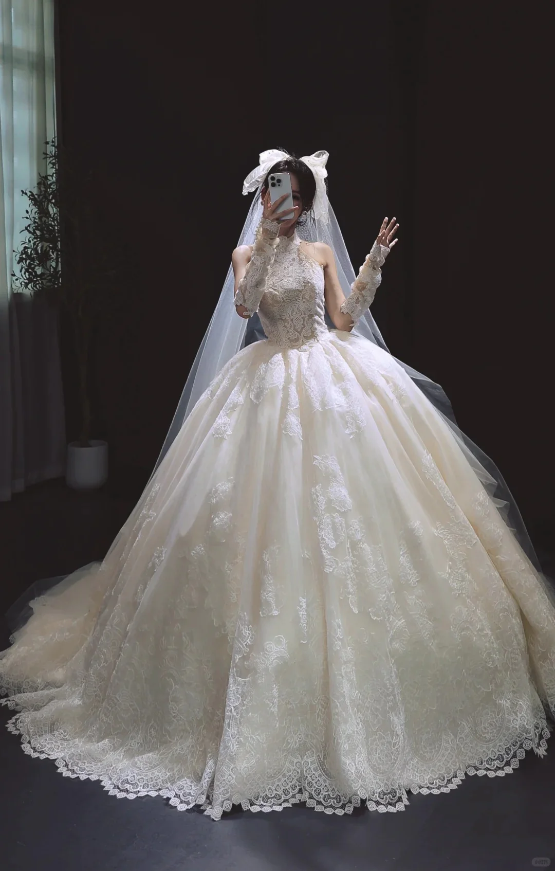Modest White Ball Gown Wedding Dress Halter Tulle Applique Bridal Gowns DP2870 - Deanwangkt