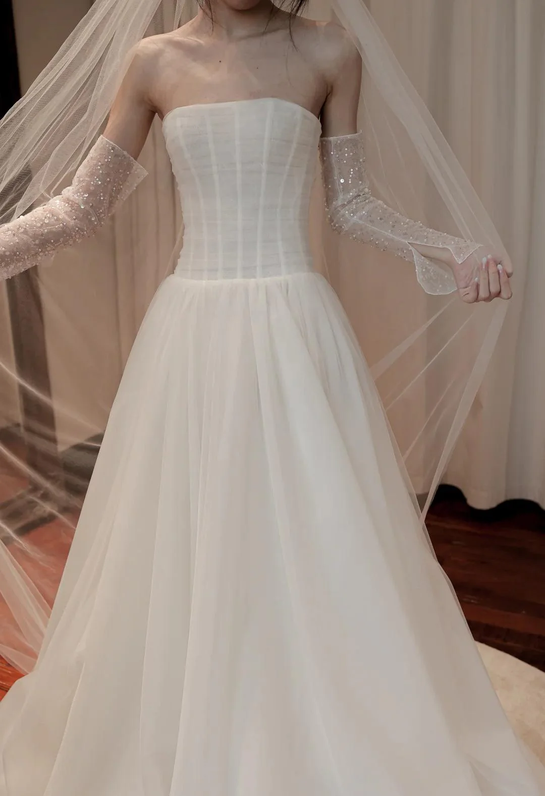 Timeless Strapless Ball Gown Tulle Wedding Dress Elegant Ivory Sleeveless Bridal Dress DP2972 - Deanwangkt