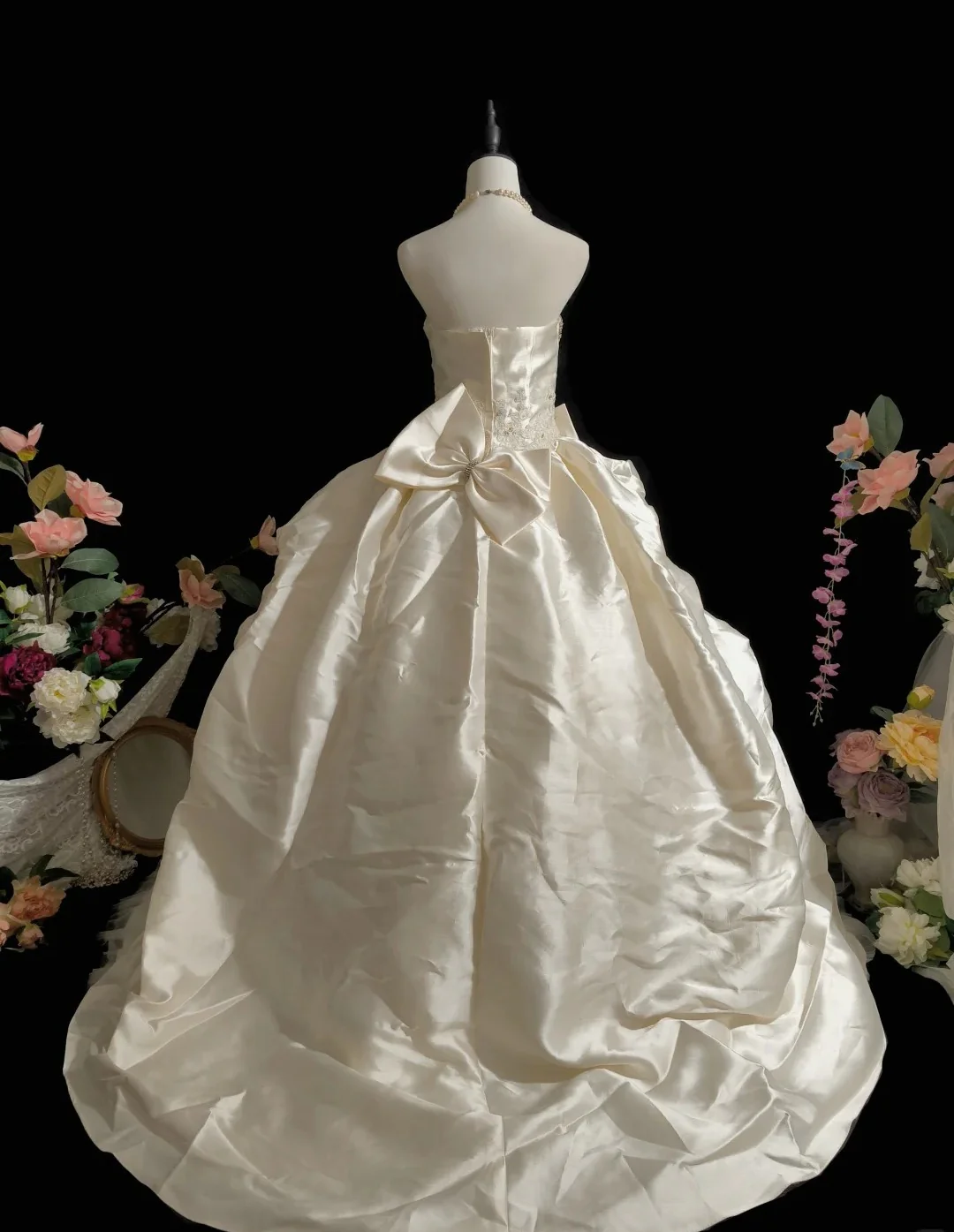 Vintage Strapless Ball Gown Satin Wedding Dresses Sleeveless Light Champagne Bridal Gowns   DP3215 - Deanwangkt