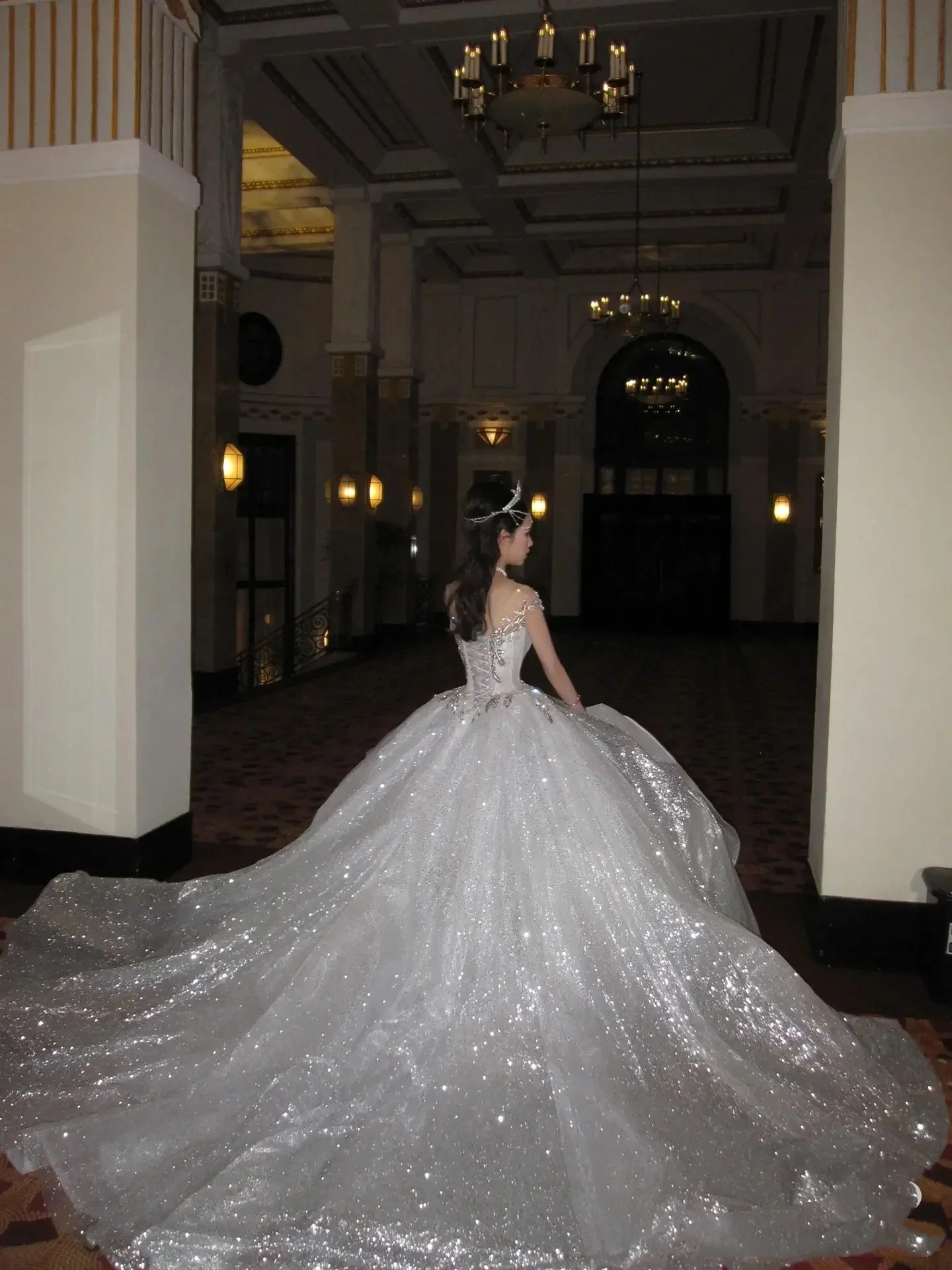 Unique Bridal Dress Ball Gown Scoop White Sequin Long Wedding Dresses Luxury Bride Dress Bridal Gowns DH1519 - Deanwangkt