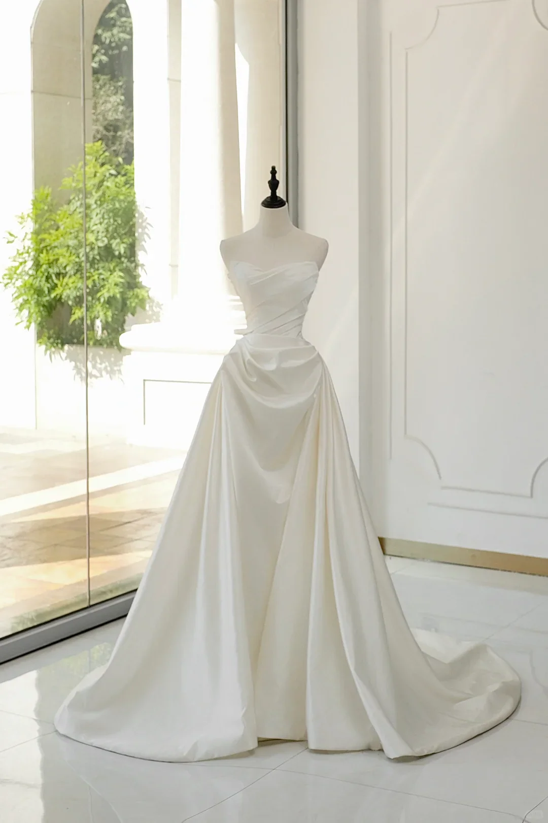 Timeless Bridal Gown Ball Gown Strapless Satin Pleated Sleeveless Long White Wedding Dresses Elegant Bridal Gowns DH893 - Deanwangkt