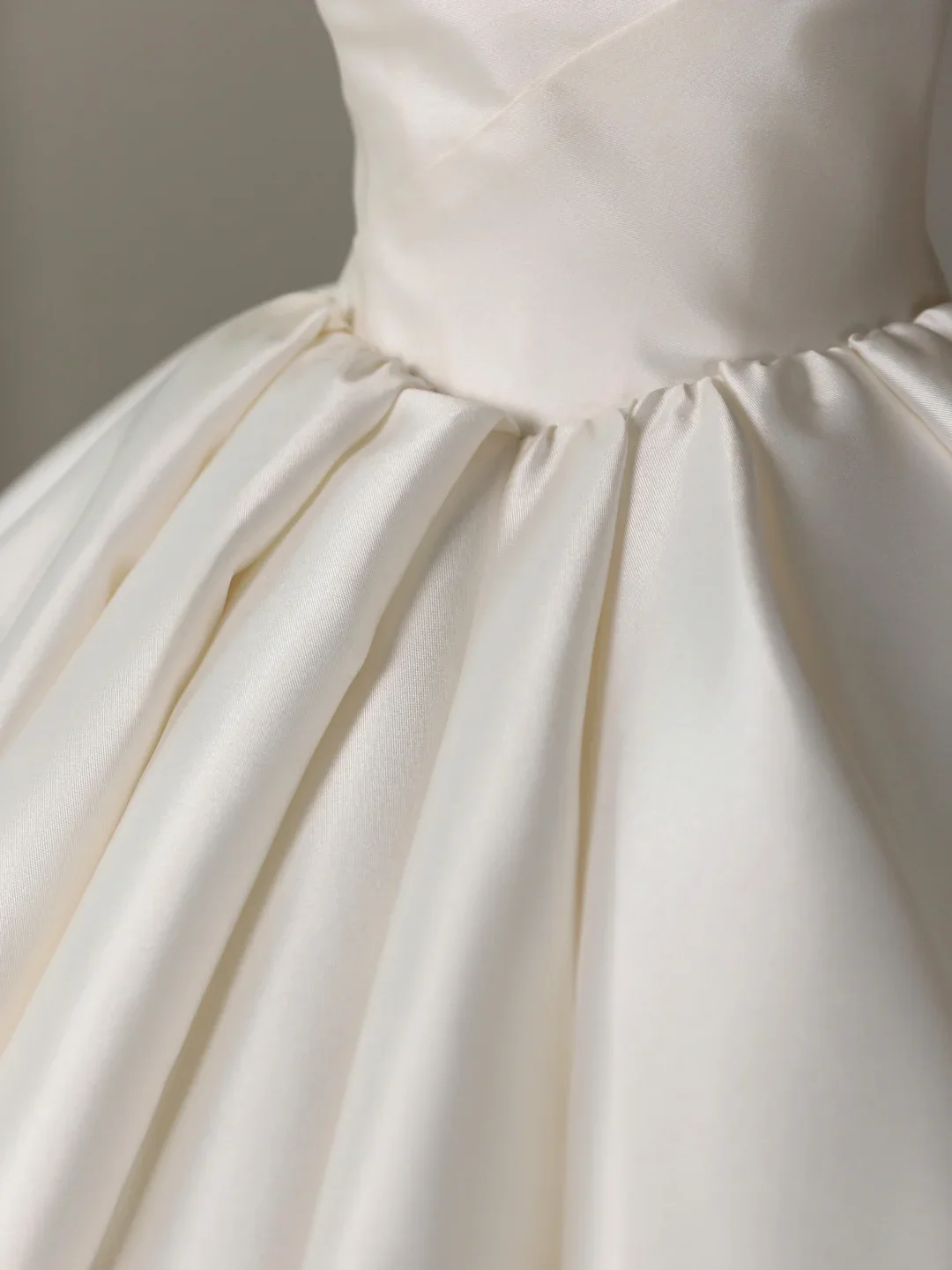 Elegant Wedding Dress Ball Gown Off The Shoulder Satin Short Sleeves Wedding Dresses Bridal Gowns DH2074 - Deanwangkt