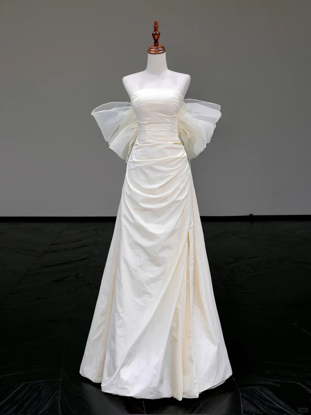 Unique Bridal Gown A line Strapless Satin Ivory Wedding Dresses Minimalist Bridal Gowns DP788 - Deanwangkt