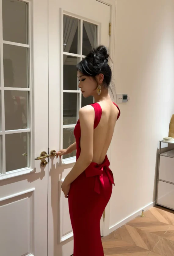 Chic Straps Sheath Red Long Prom Dresses Satin Red Birthday Dresses with Open Back DP3970 - Deanwangkt