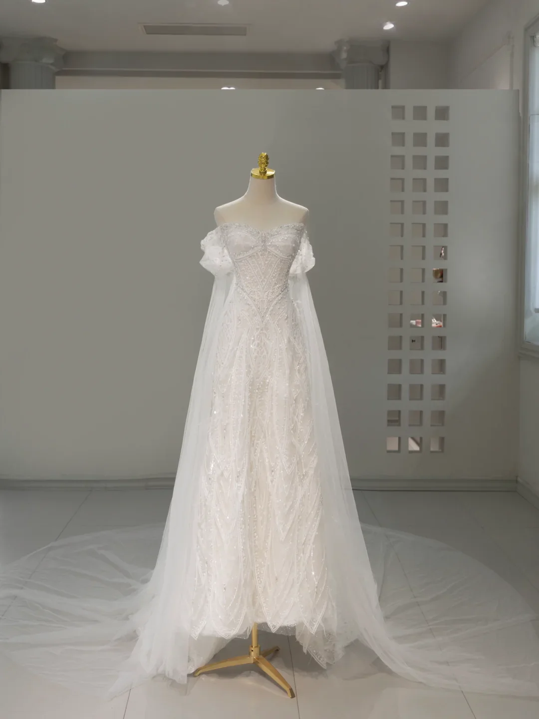 Unique Wedding Dress A Line Off The Shoulder Sequin Short Sleeves Wedding Dresses Bridal Gowns DH2063 - Deanwangkt