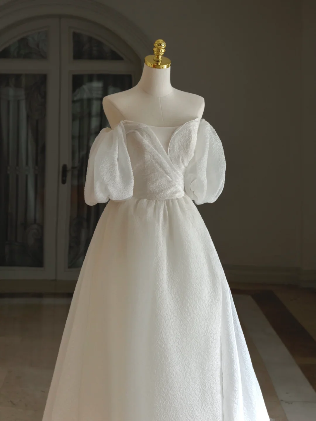 Princess Bridal Dress Ball Gown Off The Shoulder Satin Wedding Dress With Short Sleeves Wedding Dresses Modest Wedding Gowns DH1290 - Deanwangkt