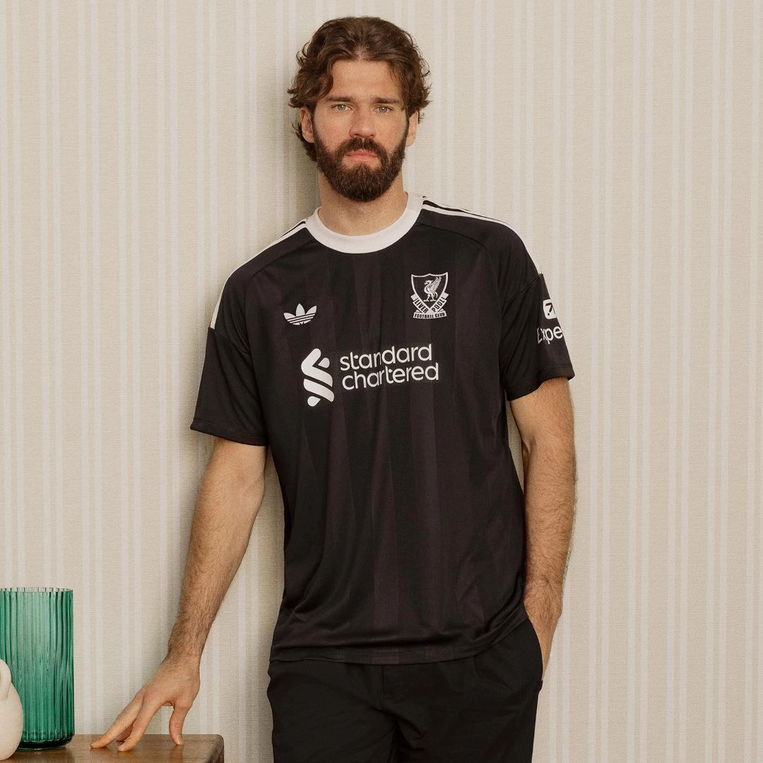 Liverpool Third Goalkeeper Jersey 2025/26
