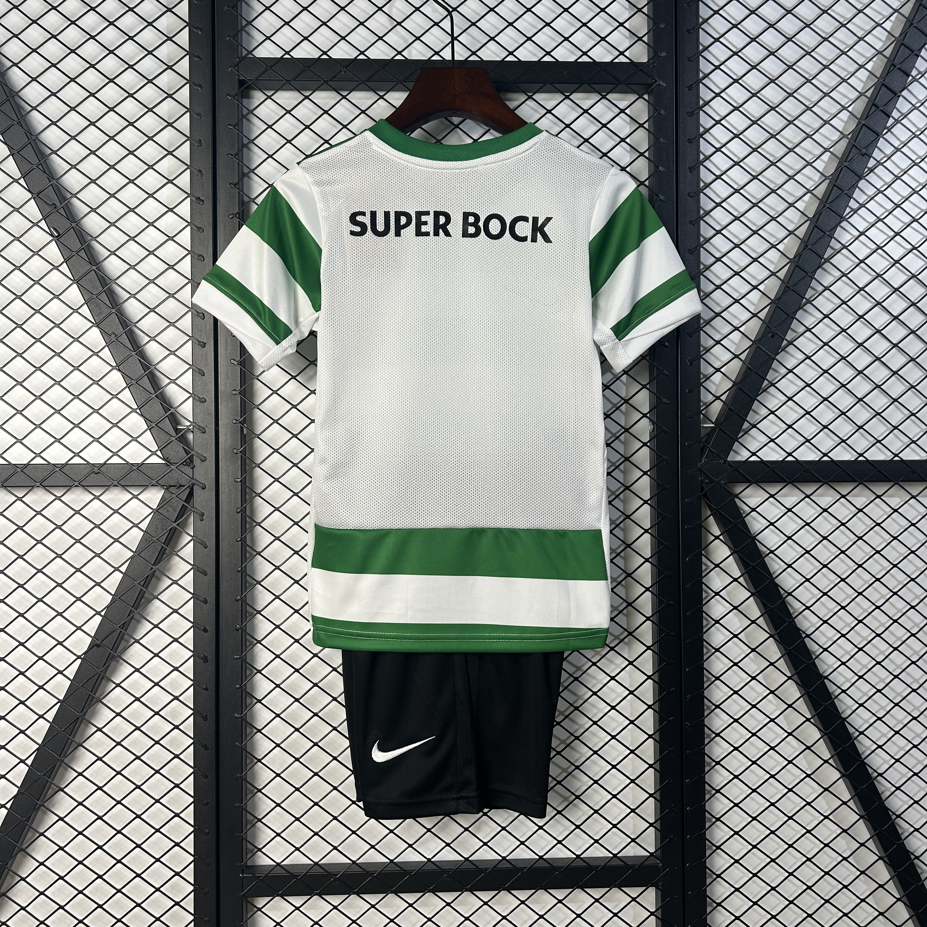 Kid's Sporting CP Home Kit 2025/26