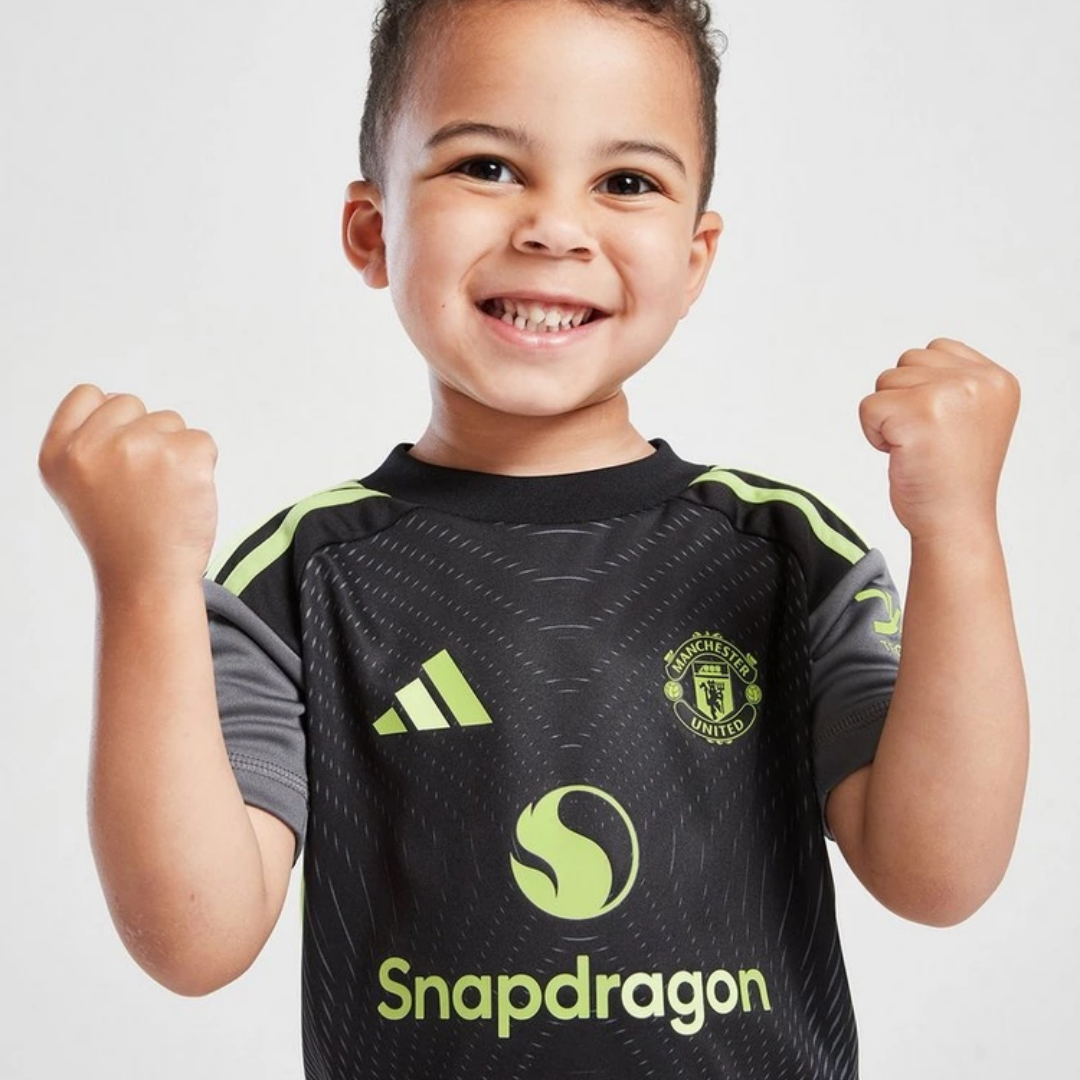 Kid's Manchester United Away Goalkeeper Kit 2025/26