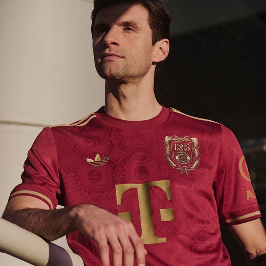 Player Version Bayern Munich 125th Anniversary Jersey 2024/25
