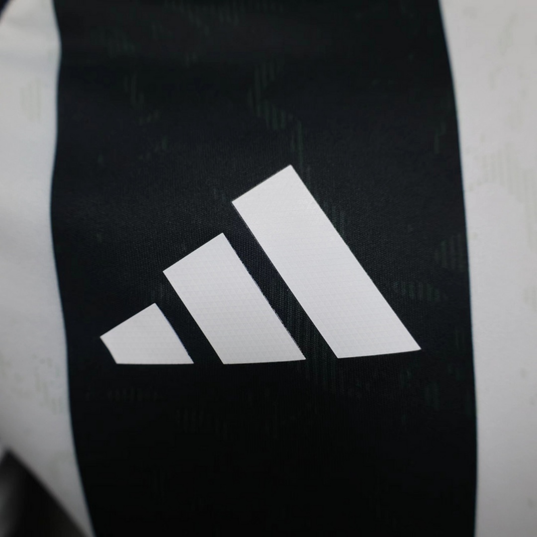 Player Version Juventus Home Jersey 2024/25