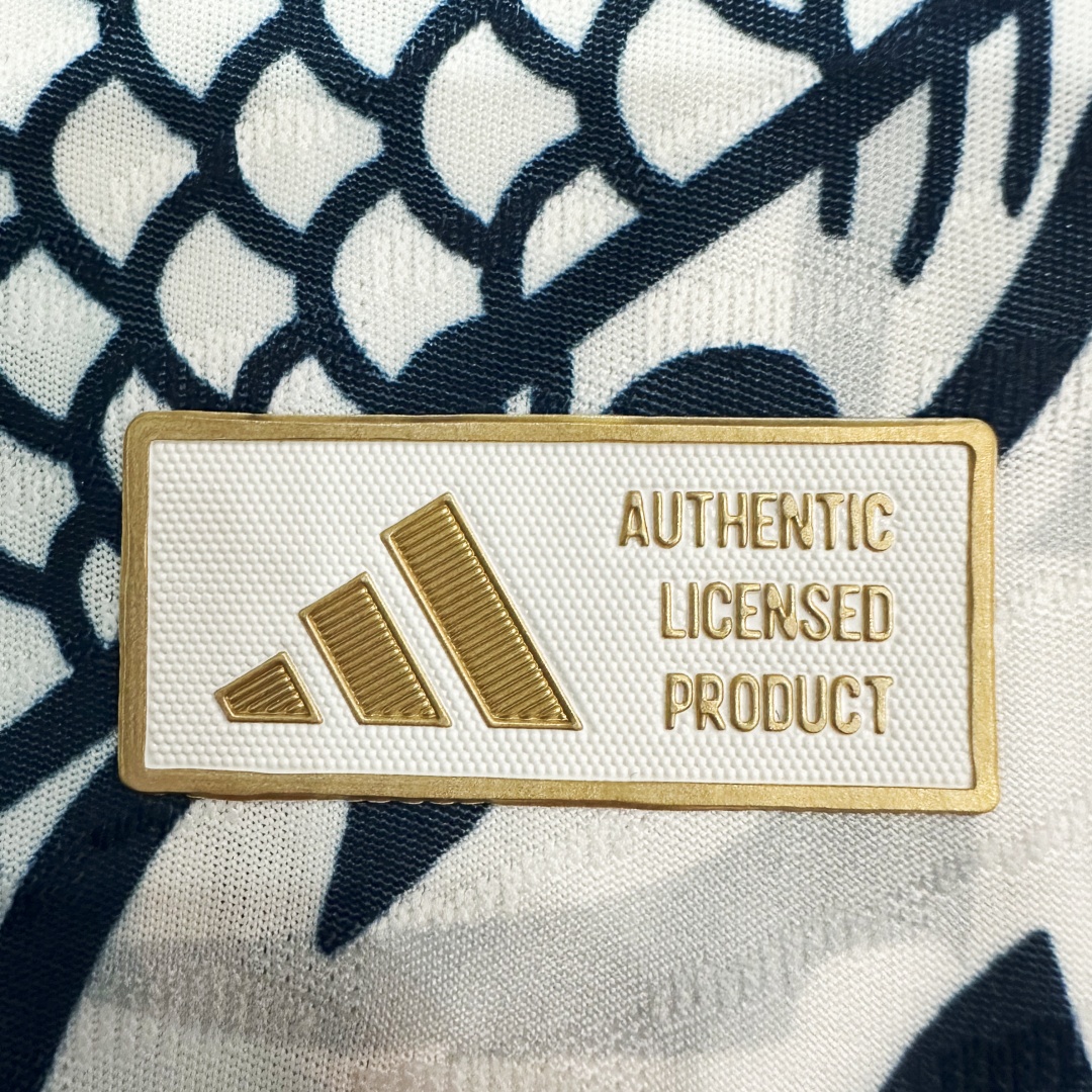 Player Version Real Madrid Special Dragon Jersey 2025/26