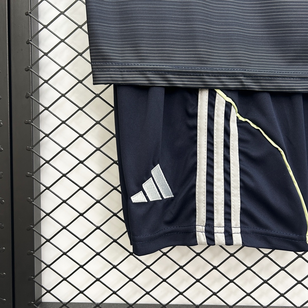 Kid's Real Madrid Away Kit 2025/26