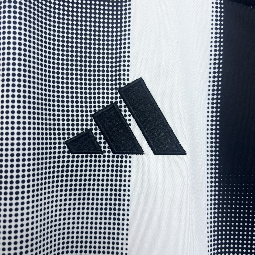 Newcastle United Home Jersey 2025/26