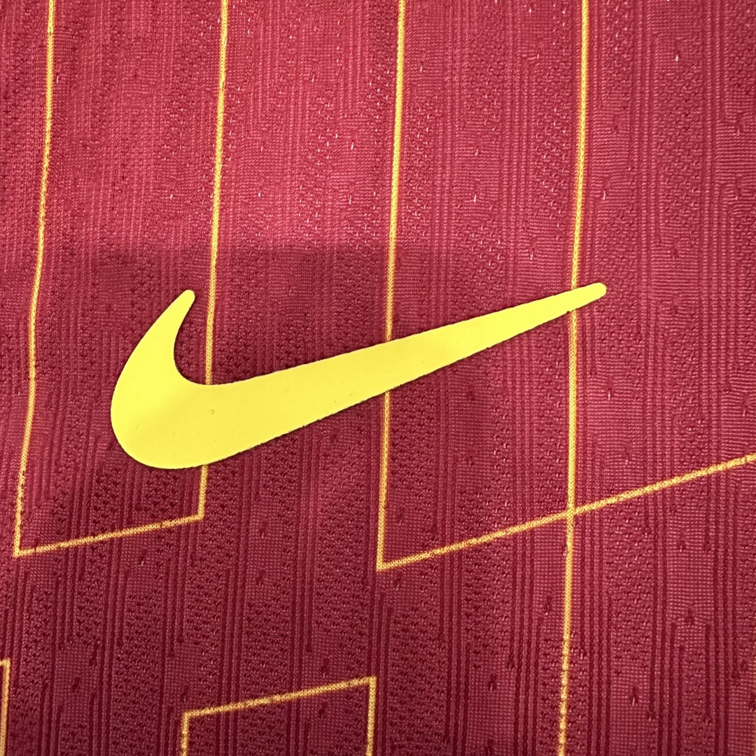 Player Version Liverpool Home Jersey 2024/25