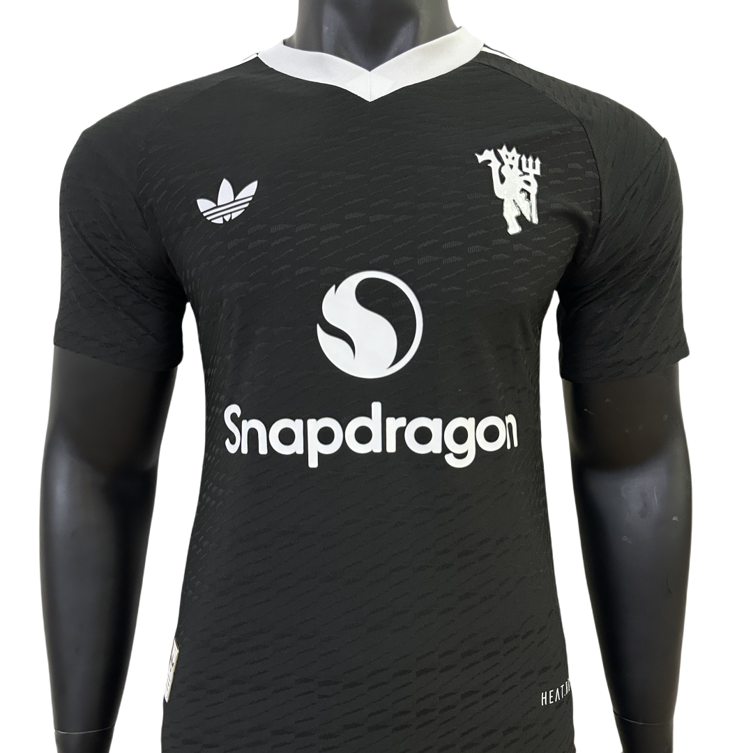 Player Version Manchester United Goalkeeper Jersey 2024/25