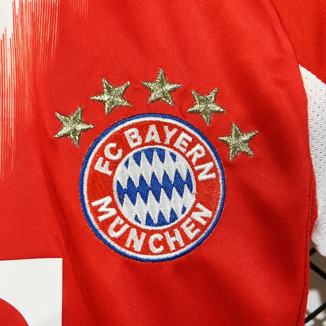 Kid's Bayern Munich Home Kit 2025/26
