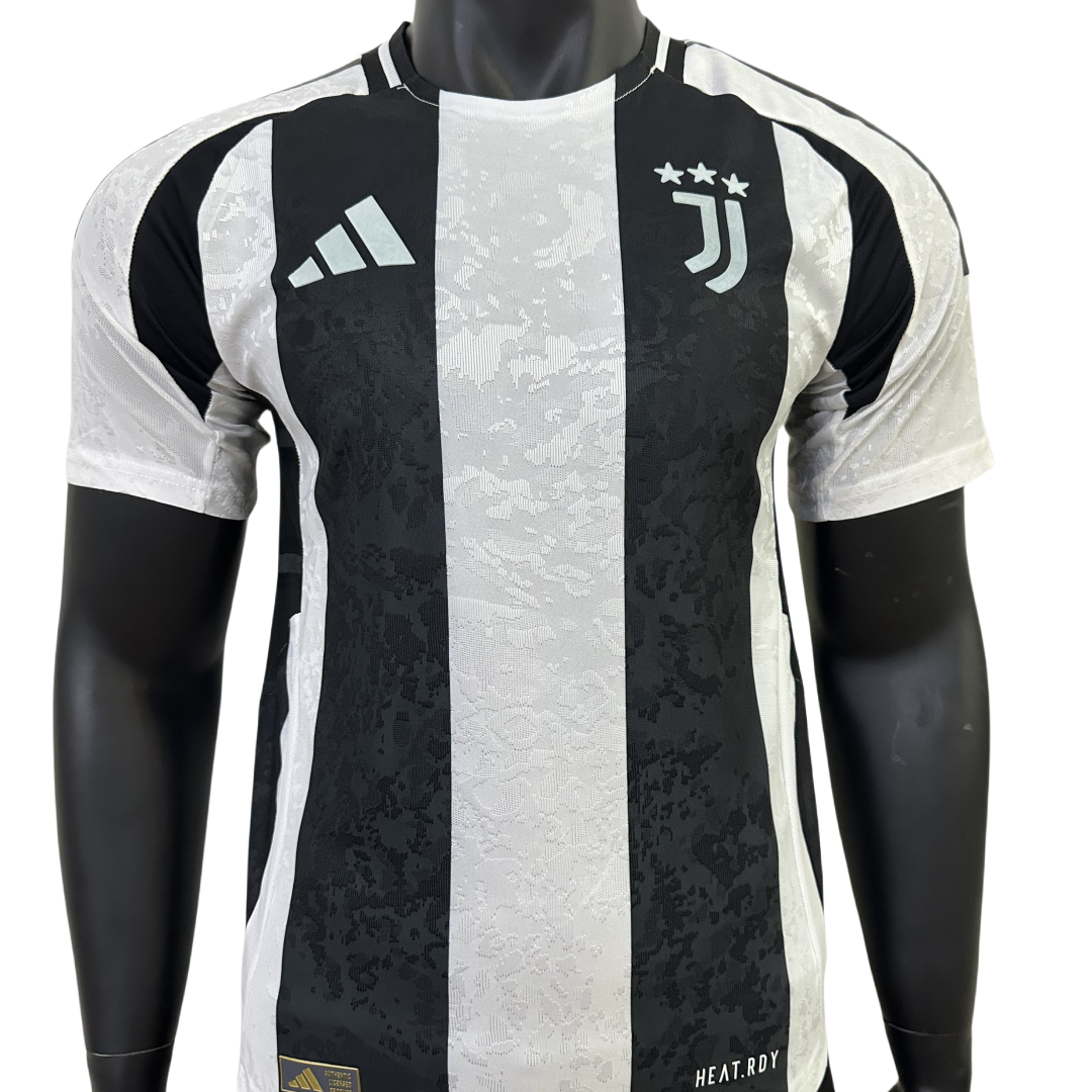 Player Version Juventus Home Jersey 2024/25