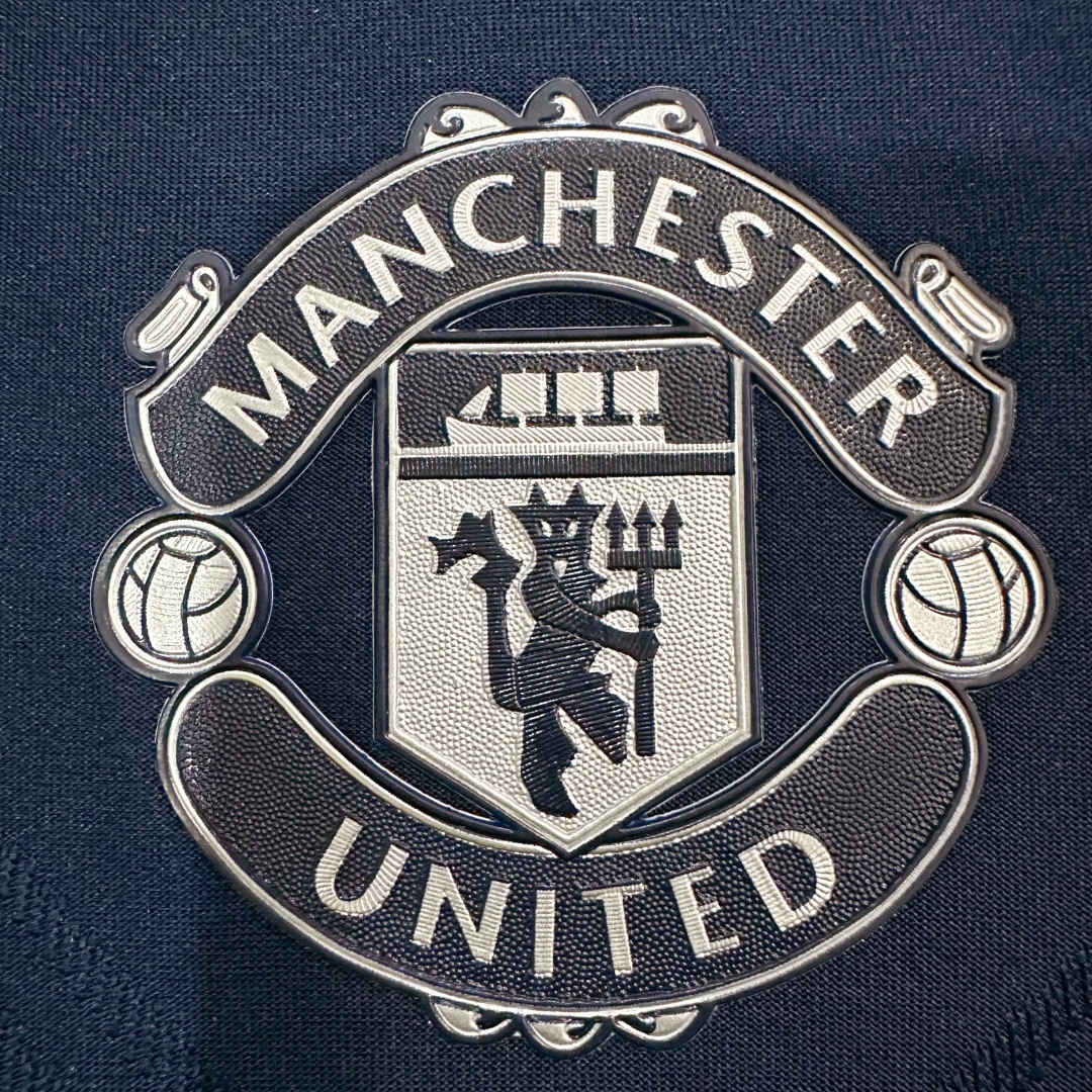 Player Version Manchester United Tiro 24 Training Jersey 2024/25