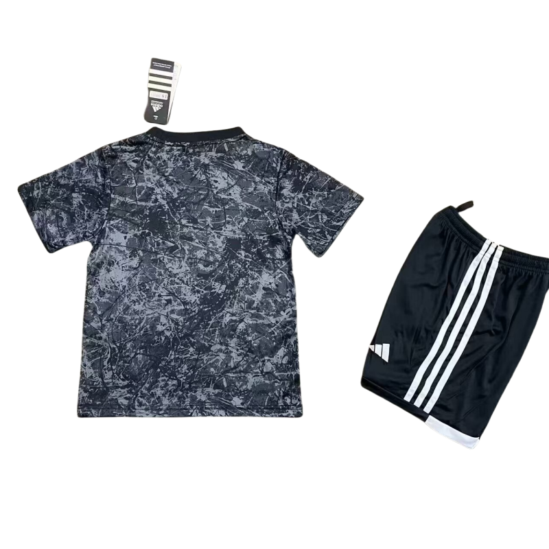 Kid's Manchester United Football Shirt Stone Pink/Grey 2024/25