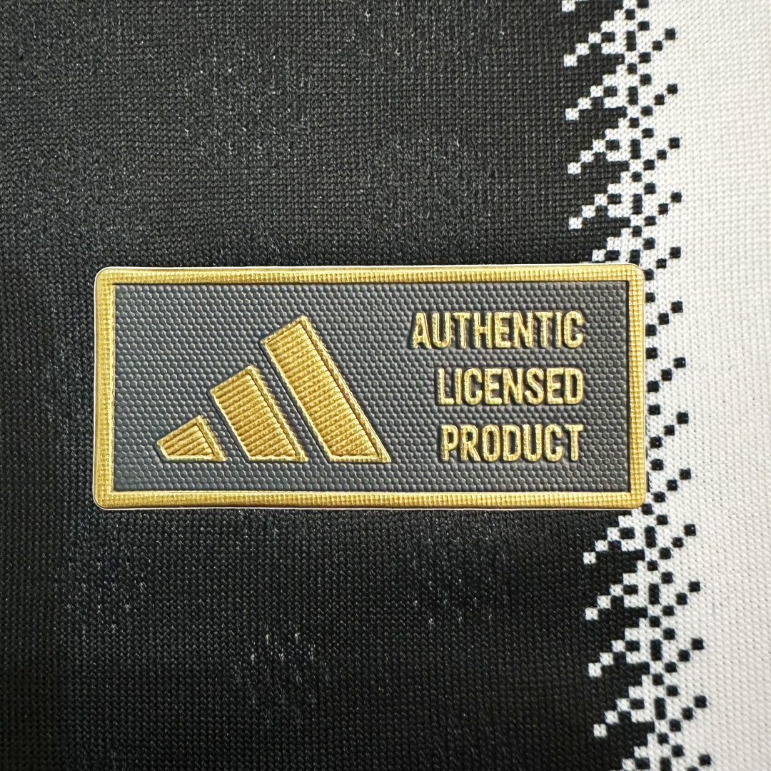 Player Version Newcastle United Home Jersey 2025/26