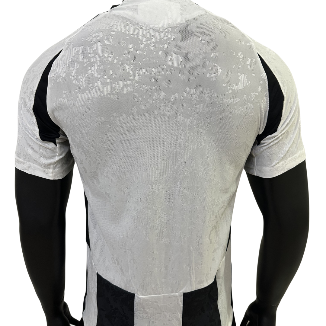 Player Version Juventus Home Jersey 2024/25