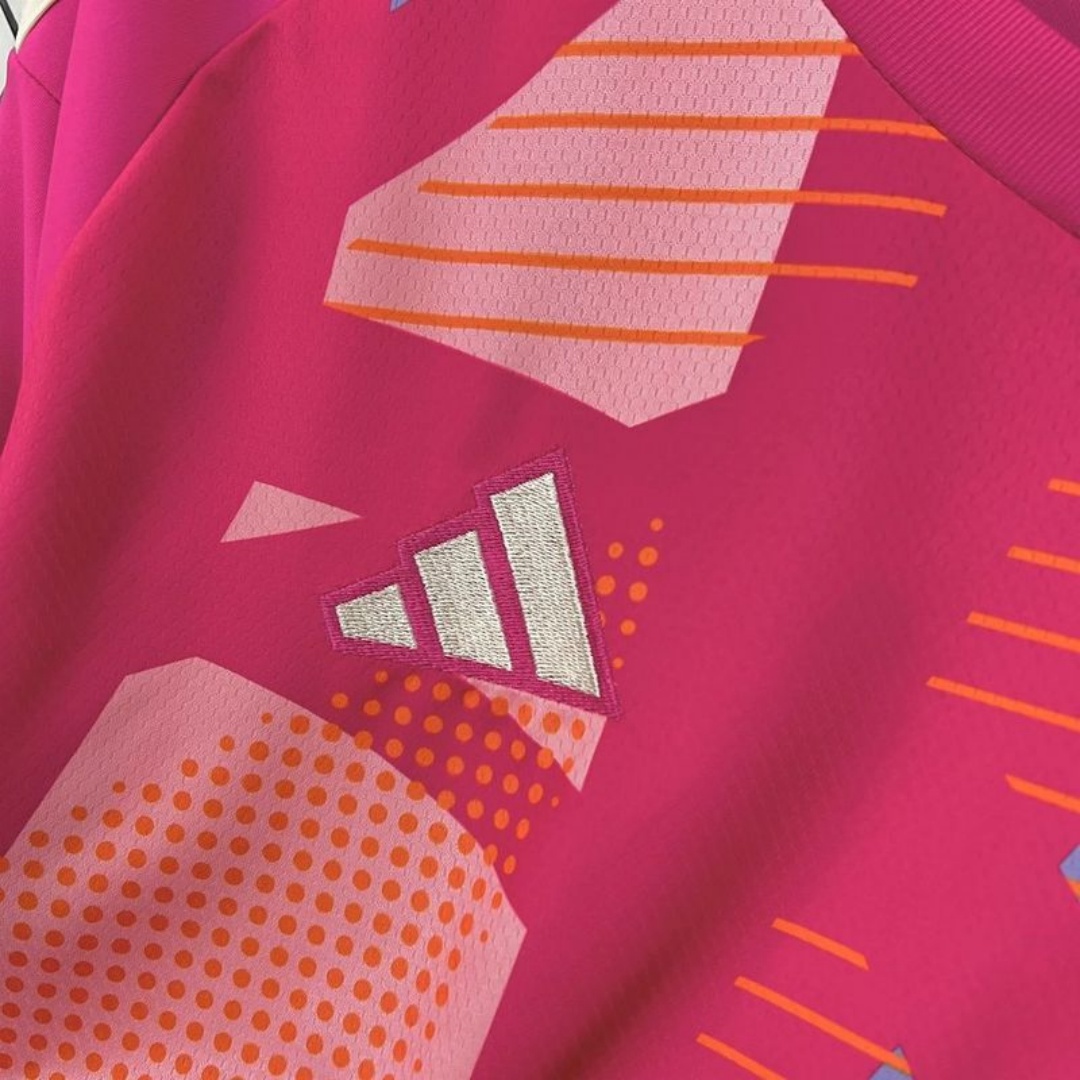 Flamengo Pink Goalkeeper Jersey 2025