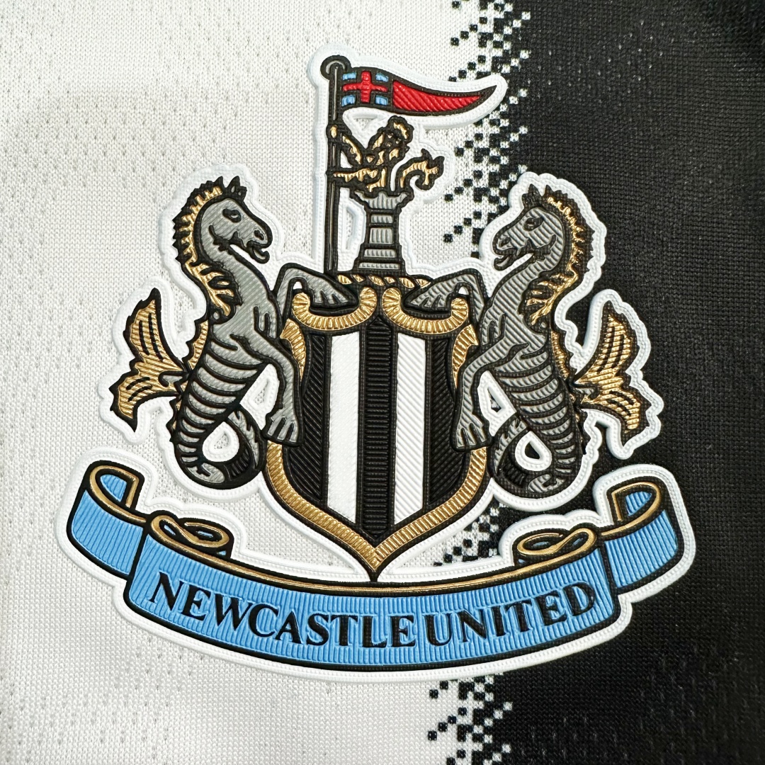 Player Version Newcastle United Home Jersey 2025/26