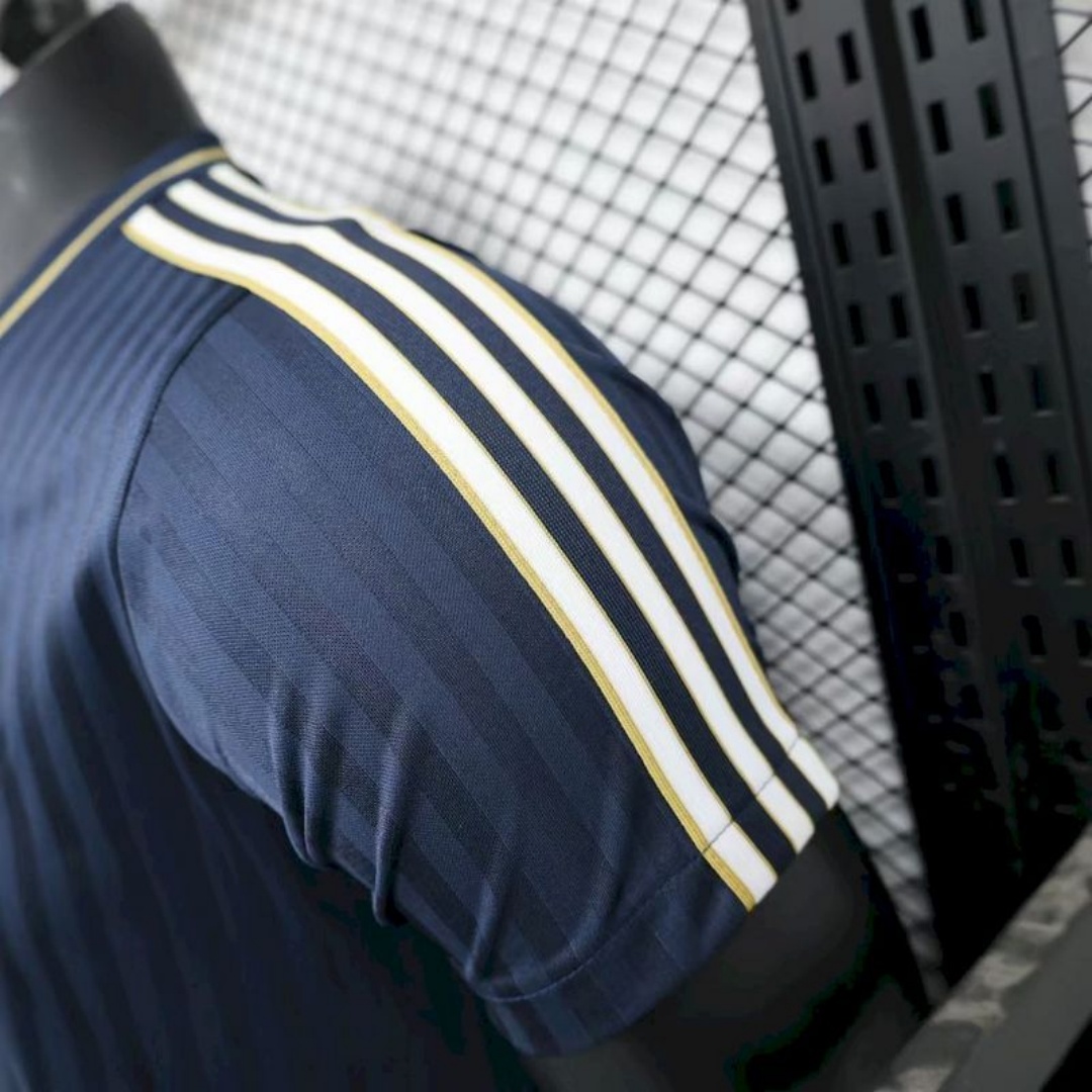 Player Version Juventus Terrace Icons Jersey 2025/26